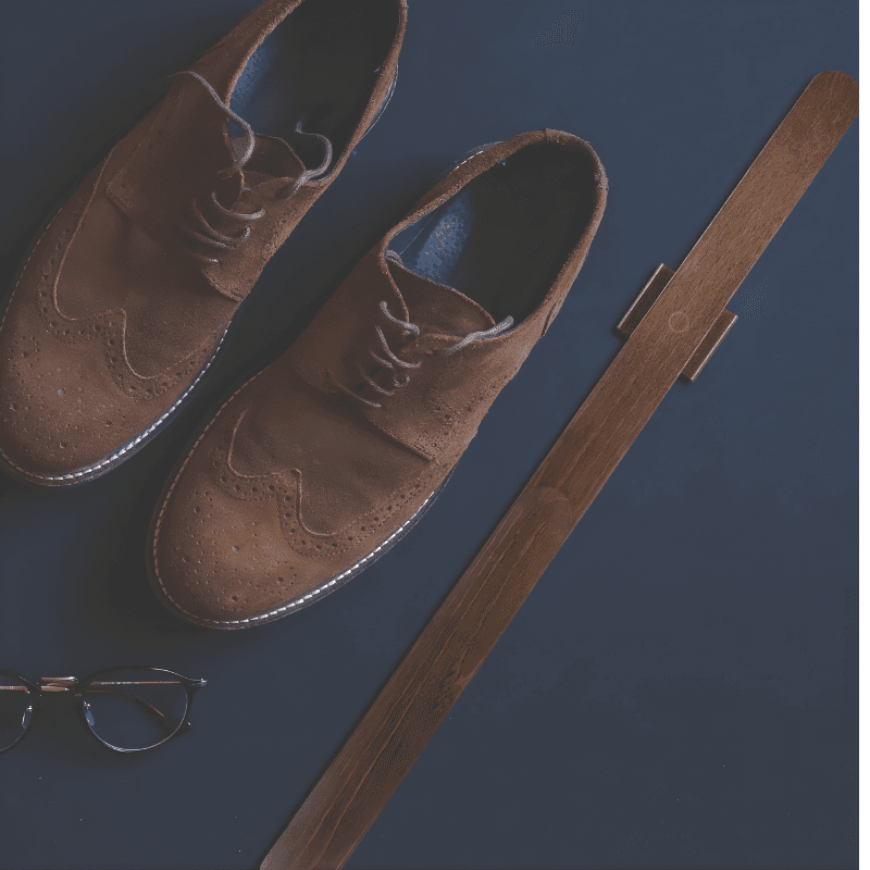 Drewniana łyżka do butów na magnes